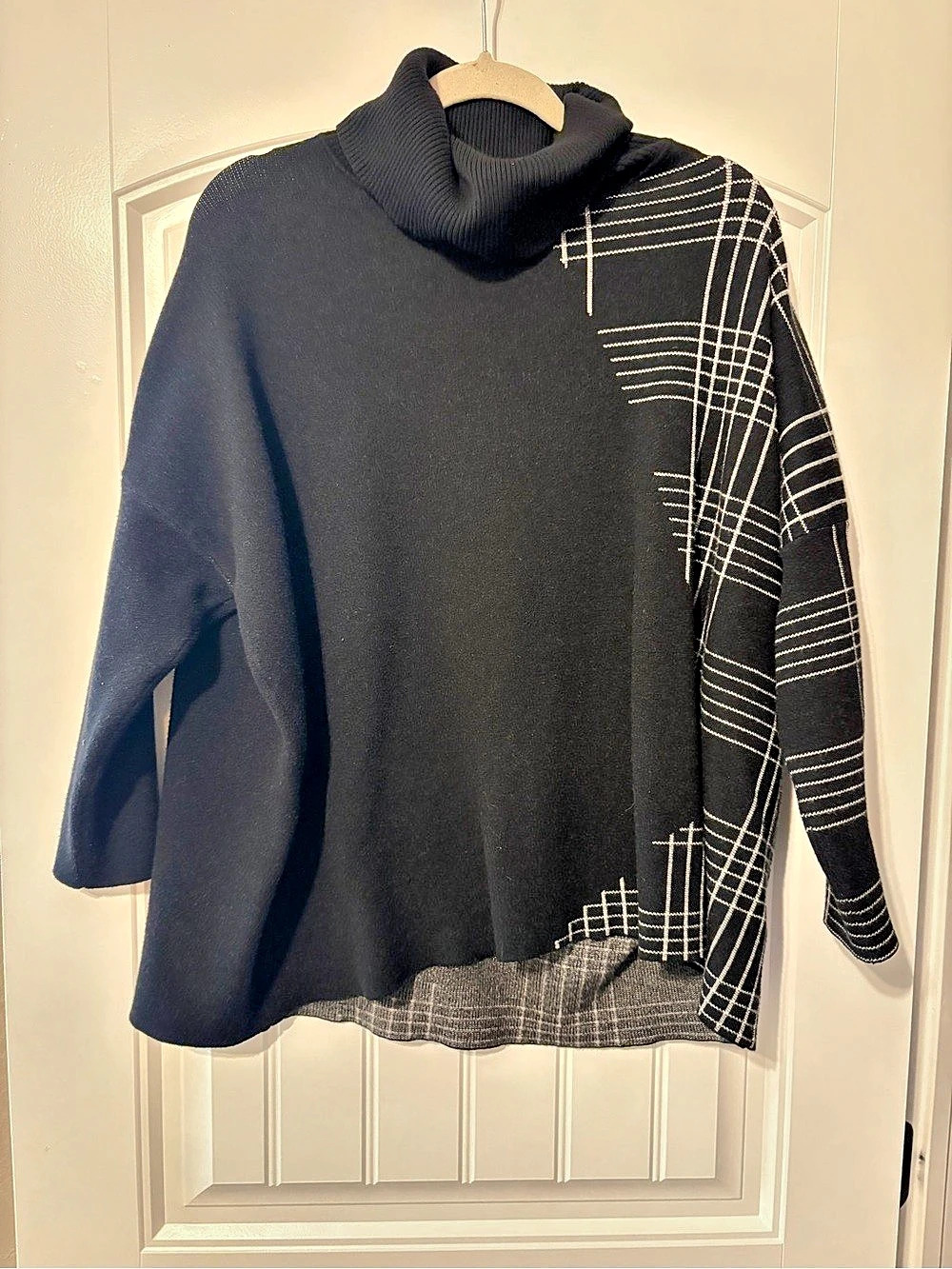 Patrizia Luca Black Geometric Cowl Neck Like New
